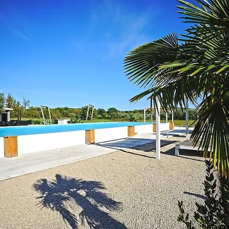 Villa Unique Mojito With Extra Large Pool In For Up To 12 Persons, 6 Bedrooms Rovinj