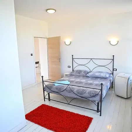 Unique Mojito With Extra Large Pool In For Up To 12 Persons, 6 Bedrooms Villa Rovinj